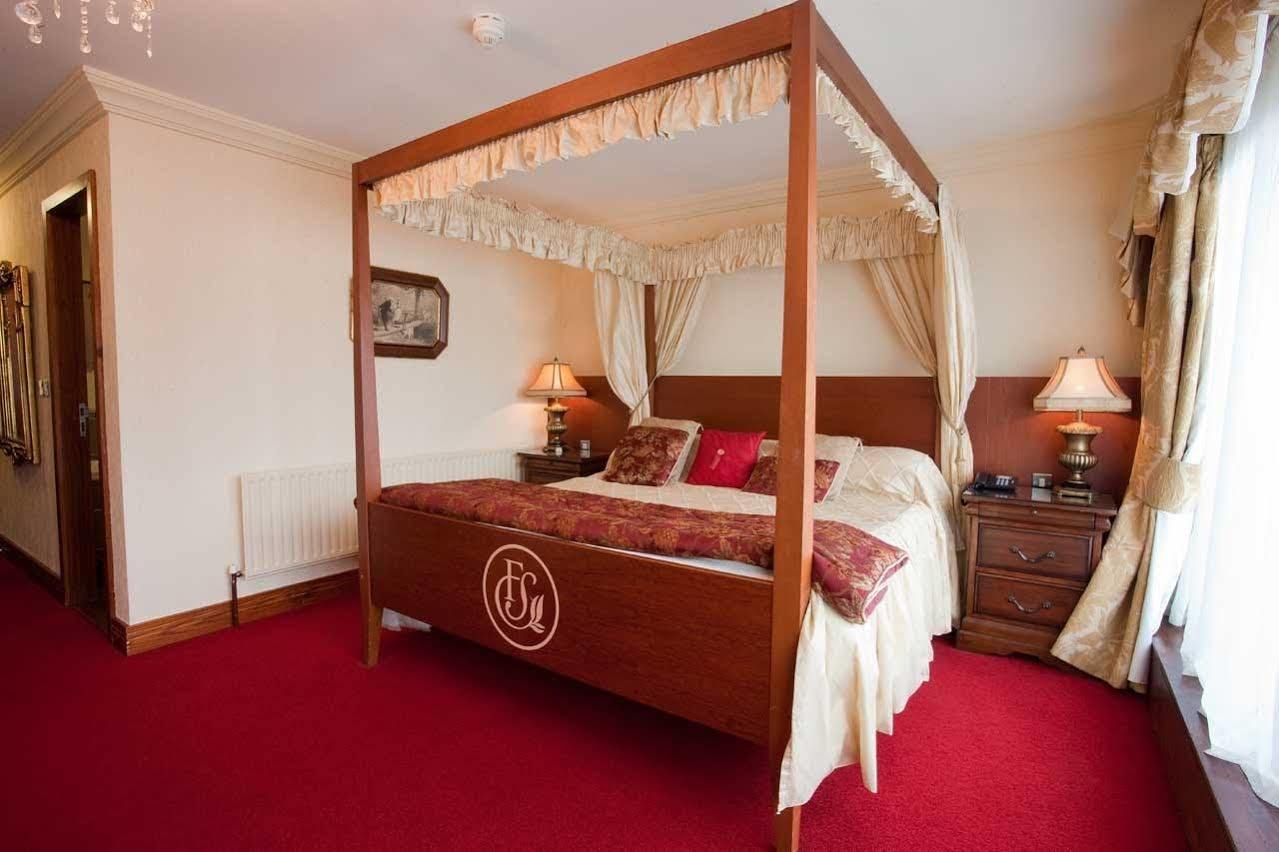 Four Seasons Hotel, Carlingford Buitenkant foto