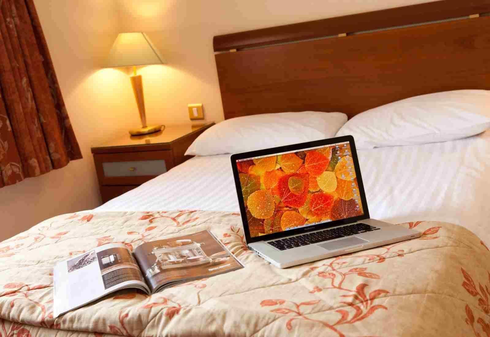 Four Seasons Hotel, Carlingford Buitenkant foto